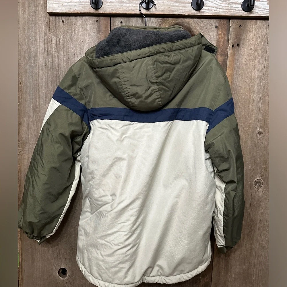 Old Navy Water Resistant Double Layer Snow Jacket in Cream Size 12 Boys